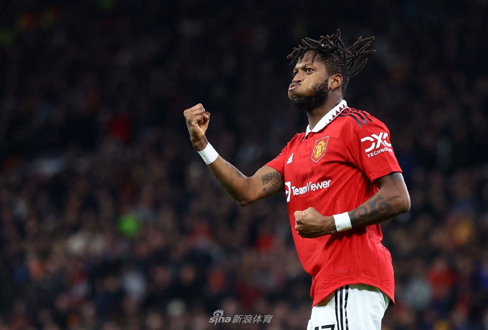 鲍威尔在比 鲍威尔在比