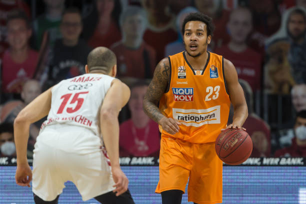 踏上或准备 踏上或准备