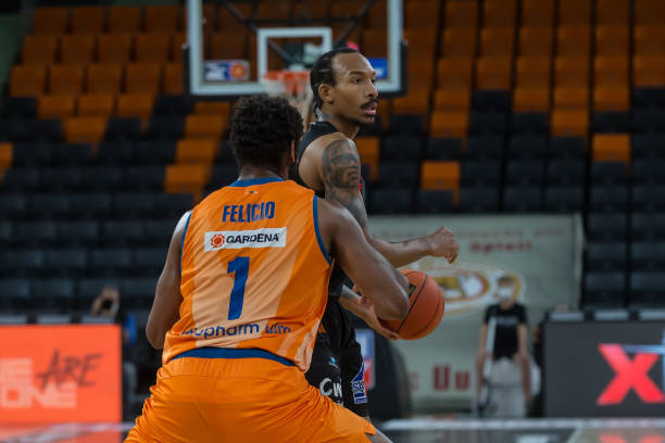 不断超越自 不断超越自